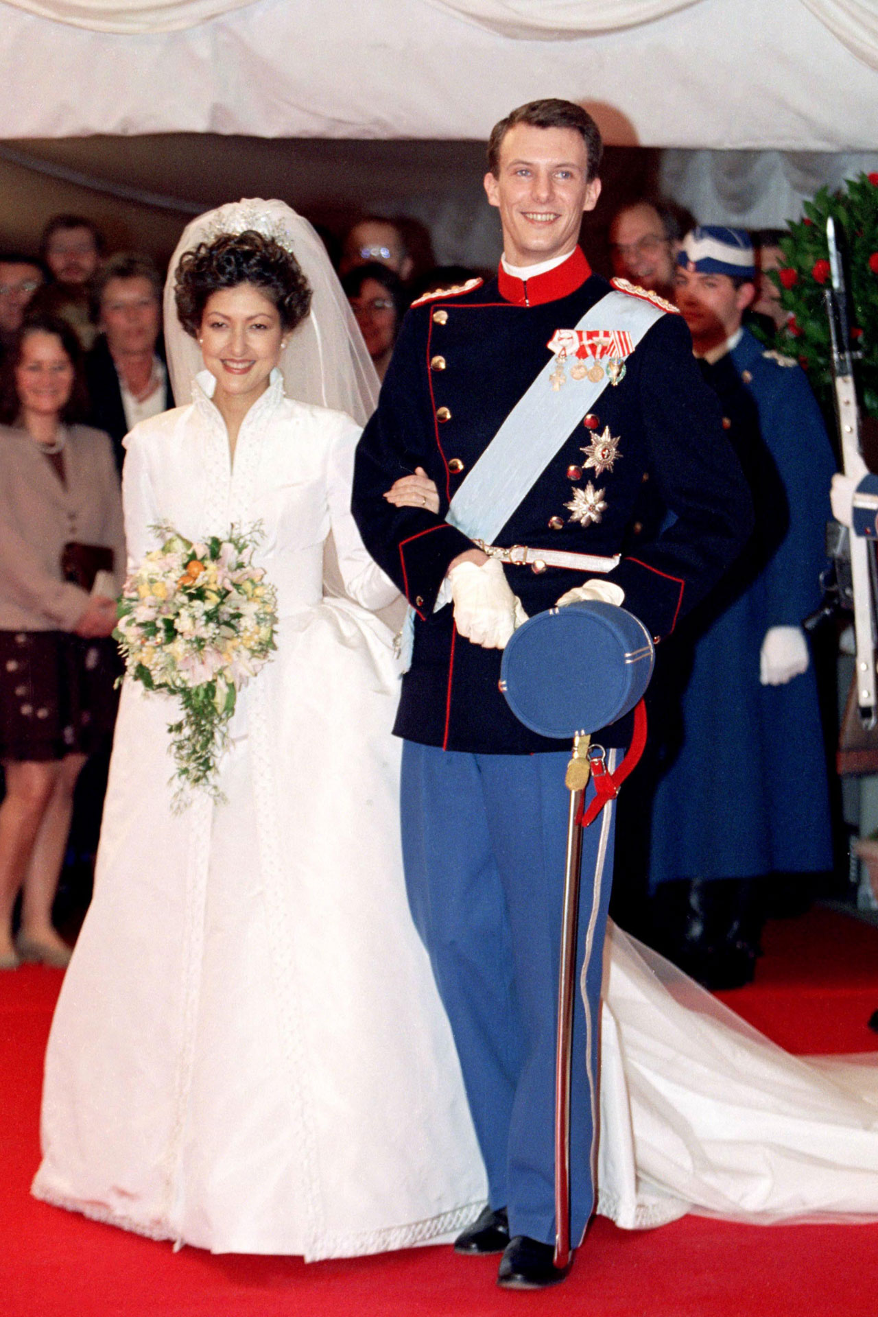 Из архивов: как выглядели королевские свадьбы 80 и 50 лет назад