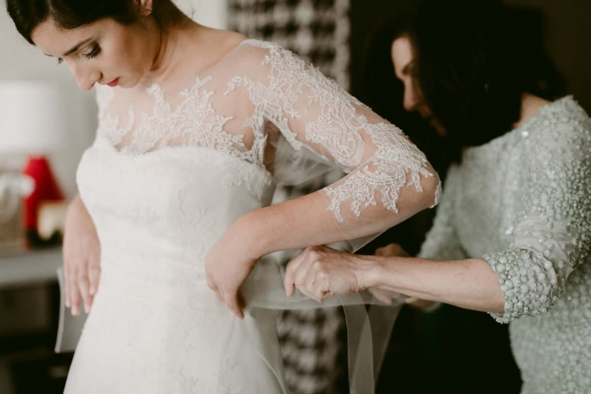 Как подобрать белье под свадебное платье?