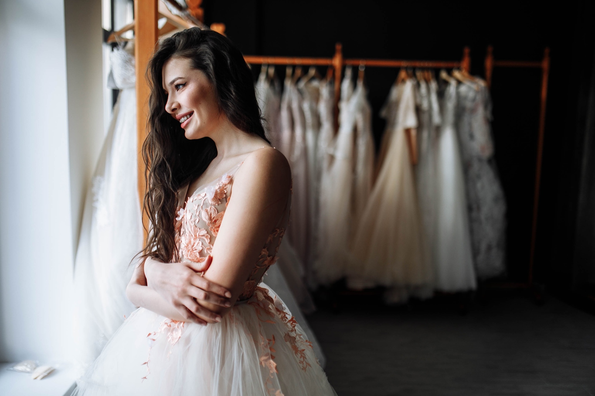 Найди себя: типажи невест в свадебном салоне