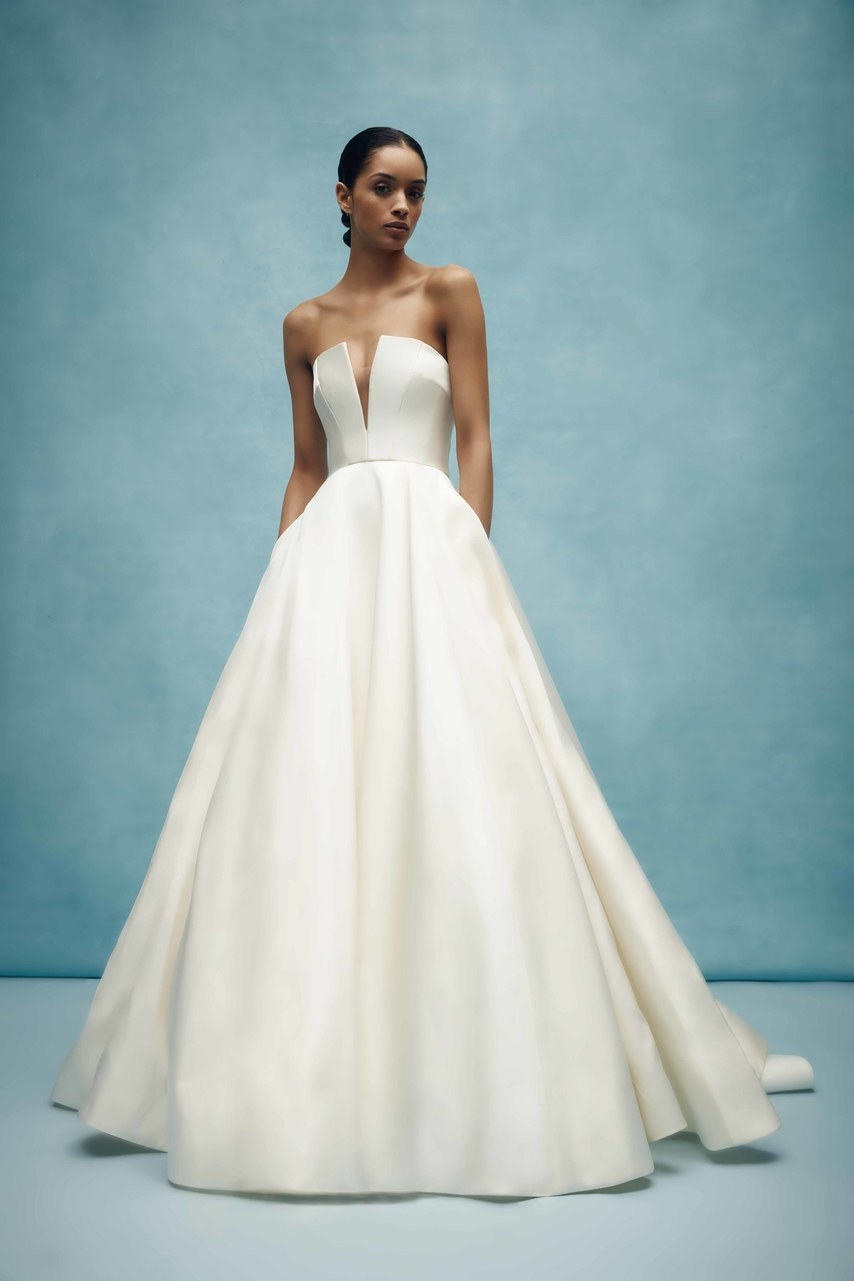 Выбираем лучшие образы Bridal Fashion Week