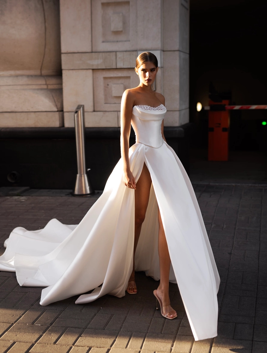 Какое свадебное платье выбрать: четыре главных тренда 2024 года